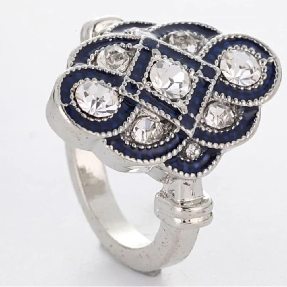 Vintage Sterling Silver Chinese Knot Blue White Sapphire Geometric Banquet Ring